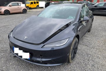 Tesla 3 EV AWD